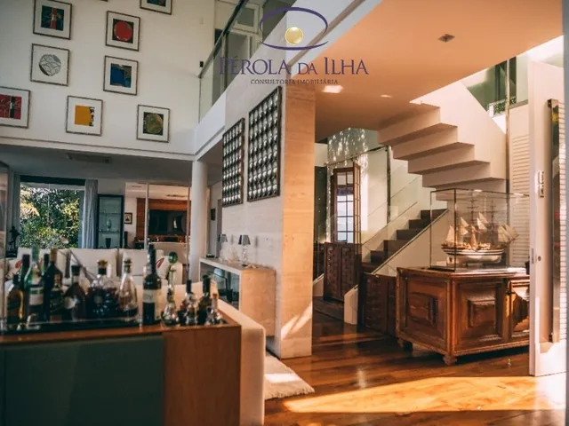 Imagem: Luxuosa mansão em condomínio à venda
