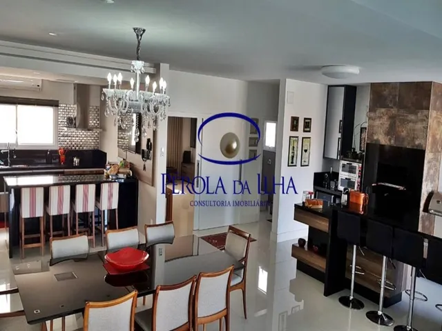 Imagem 2: Imóvel de luxo à venda em Florianópolis-SC: Casa de 7 quartos e 5 suítes no bairro