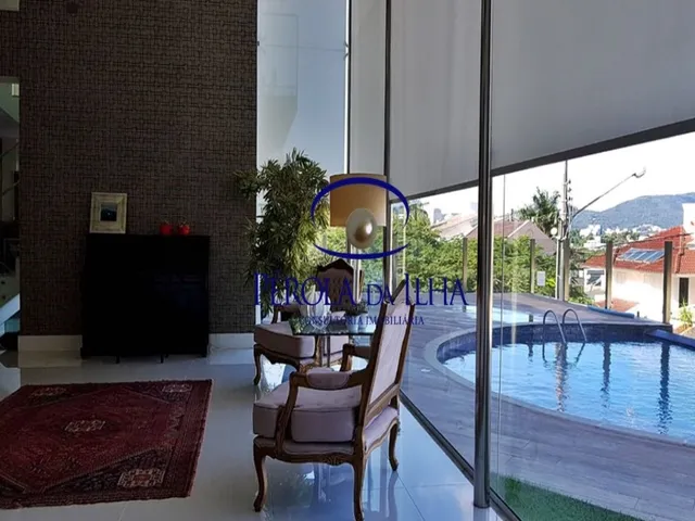 Imagem 11: Imóvel de luxo à venda em Florianópolis-SC: Casa de 7 quartos e 5 suítes no bairro
