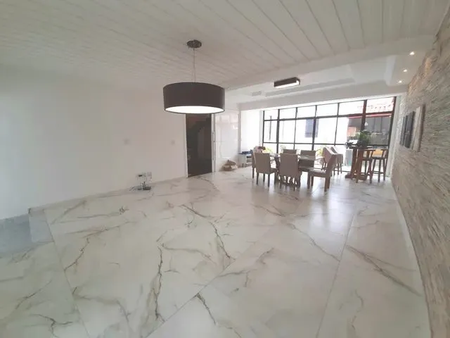 Imagem 15: Cód.: 878 - Casa com 3 Quartos (1 Suíte Máster) e 3 Vagas de Garagem, À Venda No