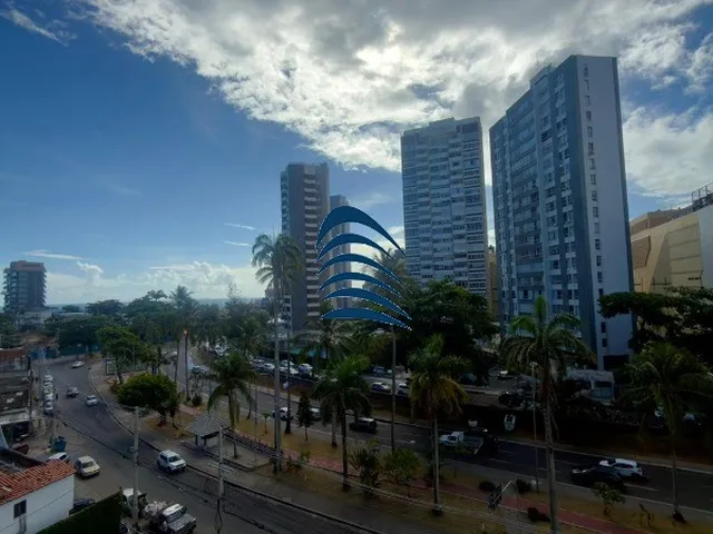 Imagem 2: Excelente apartamento 3/4 com suíte e dependência completa no melhor da Barra !!!