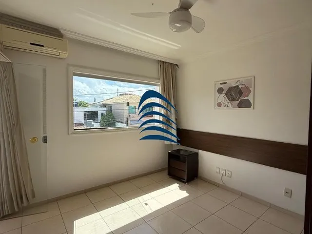 Imagem 5: Casa possui 300 m², 3/4 com suíte, apoio para empregada, área de serviço. Lavabo