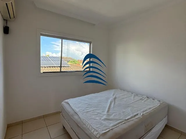 Imagem 3: Casa possui 300 m², 3/4 com suíte, apoio para empregada, área de serviço. Lavabo