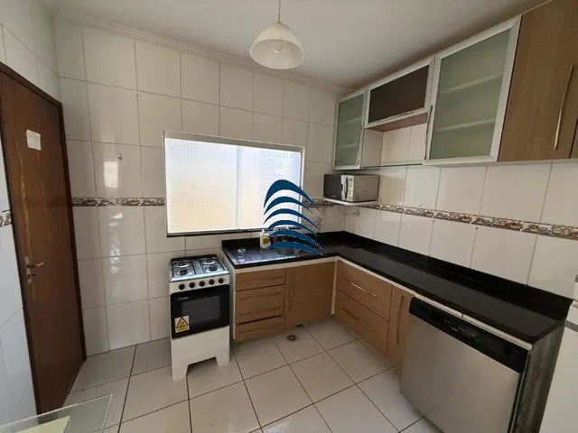 Imagem 9: Casa possui 300 m², 3/4 com suíte, apoio para empregada, área de serviço. Lavabo