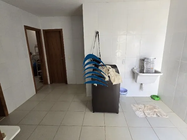 Imagem 4: Excelente casa em Patamares! Ampla, arejada, 6/4 todos com varanda, sendo 5 suítes. A