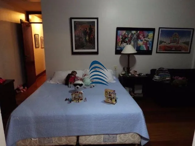 Imagem 3: Magnífica Cobertura Dúplex no Rio Vermelho! São 05 suítes, sendo 03 com Closet!
