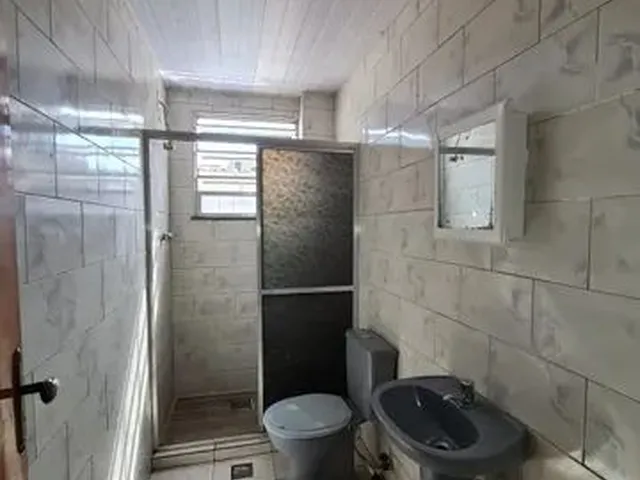 Imagem 3: Apartamento para Locação com 2 Quartos, Varanda e Vaga na Garagem no Centro Desão