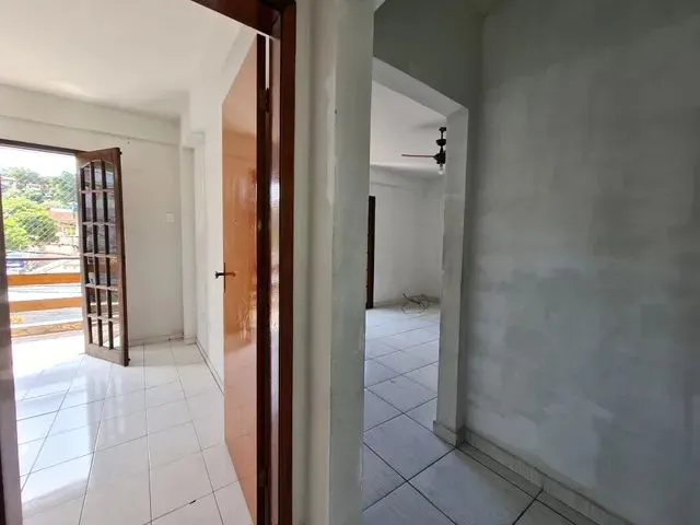 Imagem 9: Apartamento para Locação com 2 Quartos, Varanda e Vaga na Garagem no Centro Desão