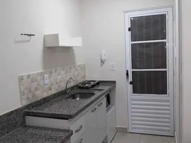 Imagem 2: Kitnet/Conjugado para Aluguel Possui 10 Metros Quadrados com 1 Quarto em João Aranha