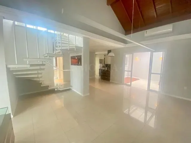 Imagem 2: Florianópolis - Casa Padrão - Estreito