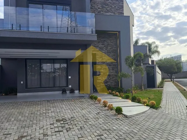 Imagem: A casa em condomínio possui 4 Dormitórios, 4 Suítes, 6