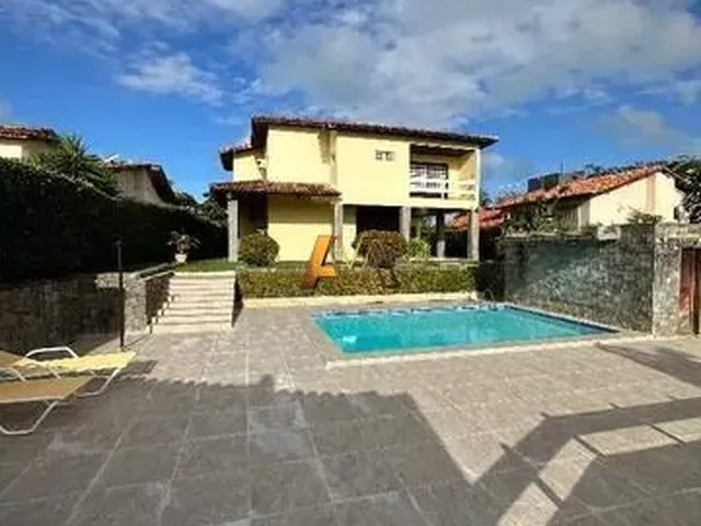 Imagem: A casa em condomínio possui 4 Dormitórios, 4 Suítes, 5