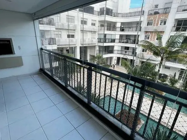 Imagem 2: Apartamento para Venda com 2 Quartos (01 Suite) Semi Mobiliado em Abraão - Florianópolis