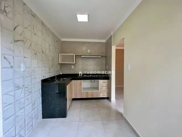 Imagem: Casa com 2 Dormitórios À Venda, 77 M²