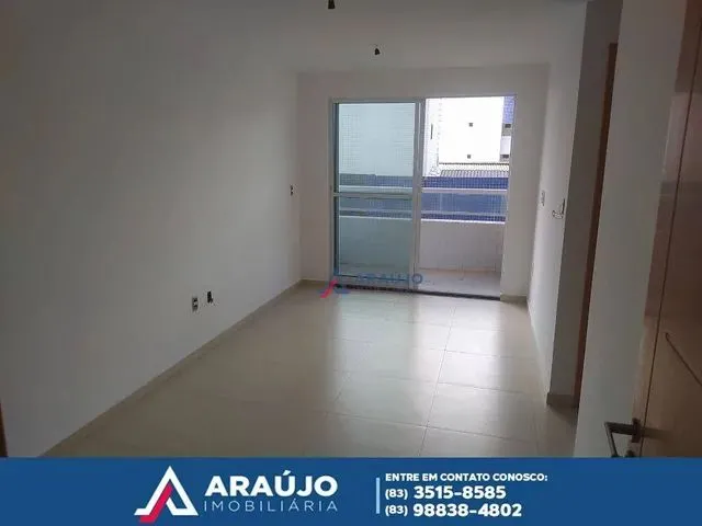 Imagem: O apartamento possui 2 Dormitórios, 1 Suíte, 2 Banheiros,