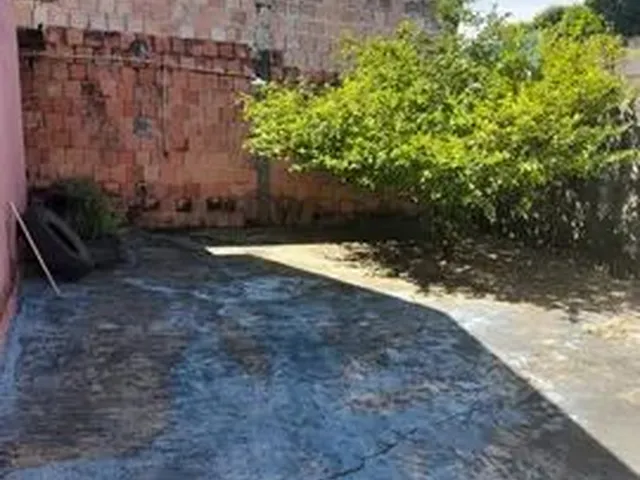 Imagem: Casa com Terreno Grande