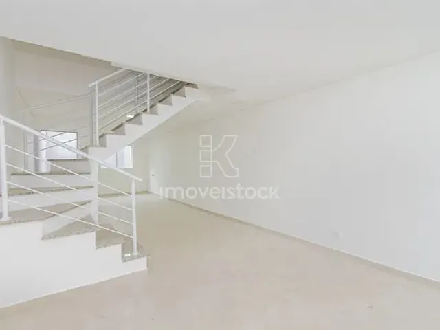 Imagem: Sobrado Novo com 3 Quartos, Suíte e 2 Vagas!
