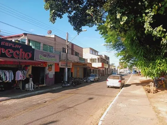 Imagem 3: Imóvel Comercial Contendo Sala Comercial e Mas 2 Residências Localizado Próx Ao