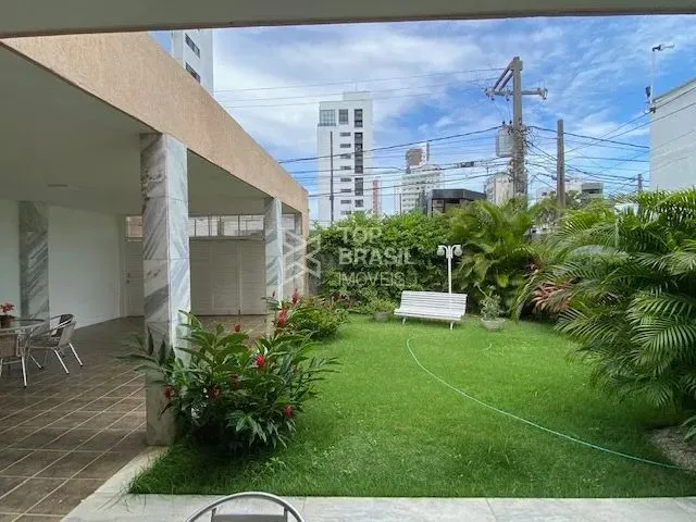 Imagem: Casa de 05 Quartos com Anexo, no Coração