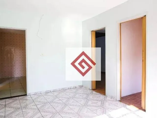 Imagem: A casa possui 2 Dormitórios, 1 Suíte, 2 Banheiros, 2