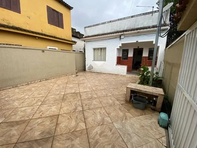 Imagem: A casa possui 2 Dormitórios, 1 Banheiro, 3 Vagas na