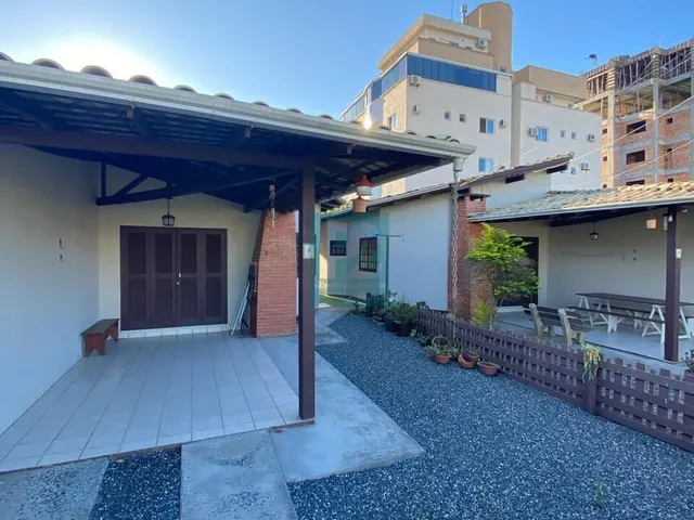 Imagem 6: Terrenos no Coração de Bombas com 02 casas e amplo Espaço