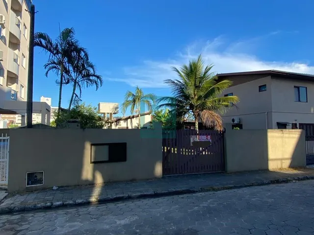 Imagem 7: Terrenos no Coração de Bombas com 02 casas e amplo Espaço