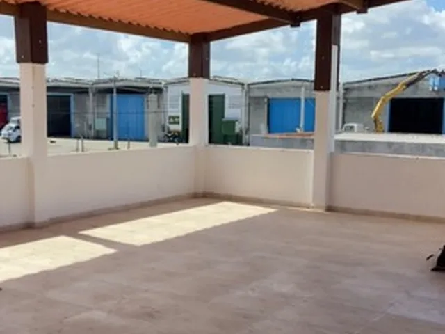 Imagem: Vende-Se Porteira Fechada, Casa com Piscina