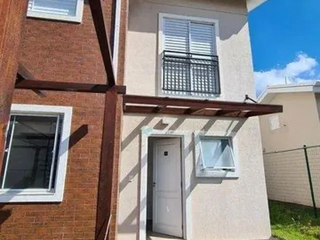 Imagem: A casa possui 2 Dormitórios, 1 Suíte, 1 Banheiro, 2 Vagas
