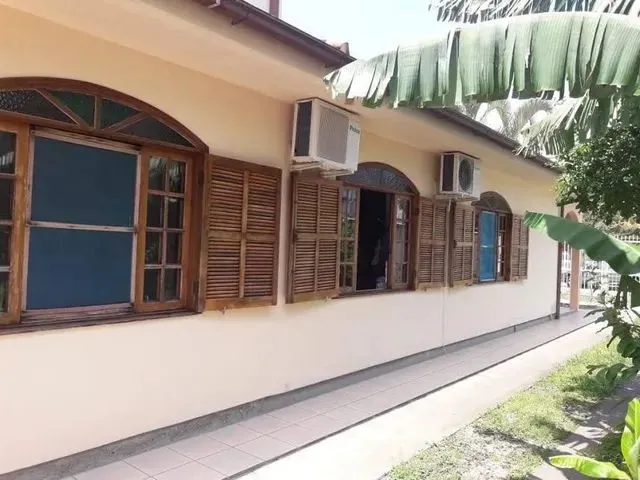 Imagem 13: Casa para Venda em Florianópolis, Carianos, 4 Dormitórios, 1 Suíte, 4 Banheiros, 3