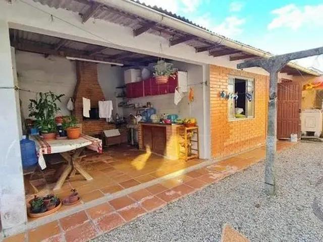Imagem 2: Casa para Venda em Florianópolis, Carianos, 4 Dormitórios, 1 Suíte, 4 Banheiros, 3