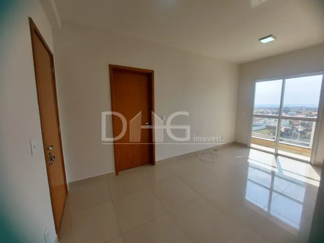 Imagem: O apartamento possui 2 Dormitórios, 1 Banheiro, 2 Vagas na