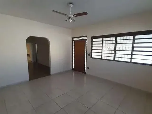 Imagem: Casa para Aluguel, 2 Quartos, 1 Suíte