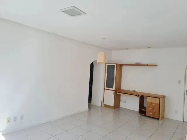 Imagem 2: Apartamento Aluguel na Graça 3 Quartos 1 Suíte 2 Vagas Soltas 130M2 Dependencia