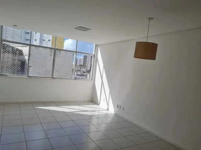Imagem 5: Apartamento Aluguel na Graça 3 Quartos 1 Suíte 2 Vagas Soltas 130M2 Dependencia