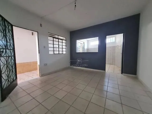 Imagem 1: Barracão com 2 Quartos para Alugar por R$ 980/Mês - Salgado Filho - Belo Horizonte/Mg