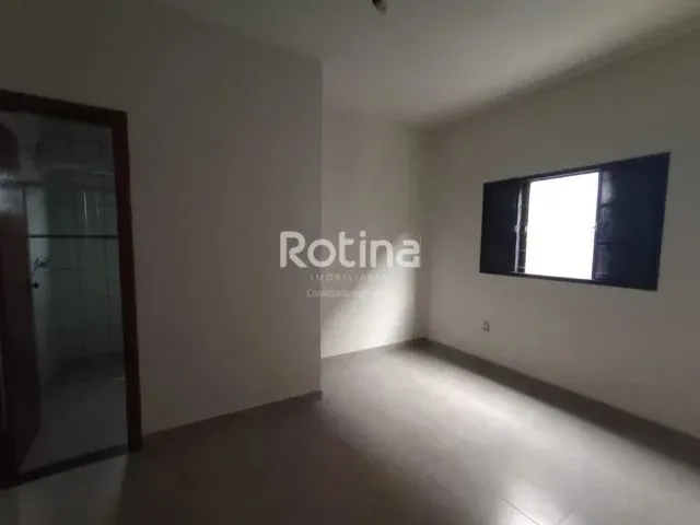 Imagem 13: Casa para Aluguel, 3 Quartos, 1 Suíte, 2 Vagas, São Jorge - Uberlândia/Mg