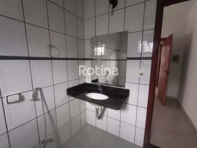 Imagem 6: Casa para Aluguel, 3 Quartos, 1 Suíte, 2 Vagas, São Jorge - Uberlândia/Mg