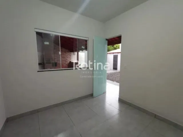 Imagem 8: Casa para Aluguel, 3 Quartos, 1 Suíte, 2 Vagas, São Jorge - Uberlândia/Mg