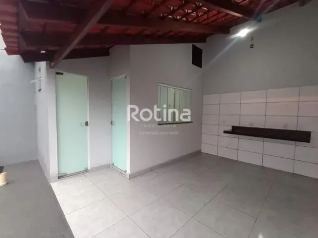 Imagem 2: Casa para Aluguel, 3 Quartos, 1 Suíte, 2 Vagas, São Jorge - Uberlândia/Mg