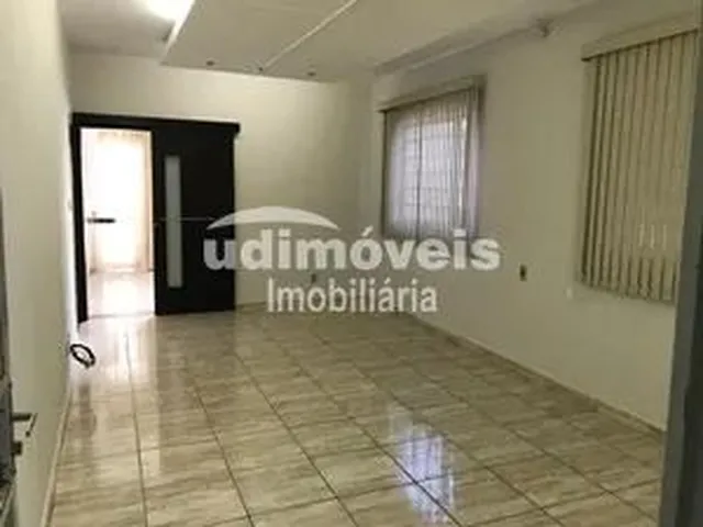Imagem: Casa para Aluguel com 220 Metros Quadrados