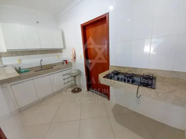 Imagem 11: Casa Semi-Independente para Aluguel Anual com 2 Quartos Sendo 1 Suíte em Itaúna
