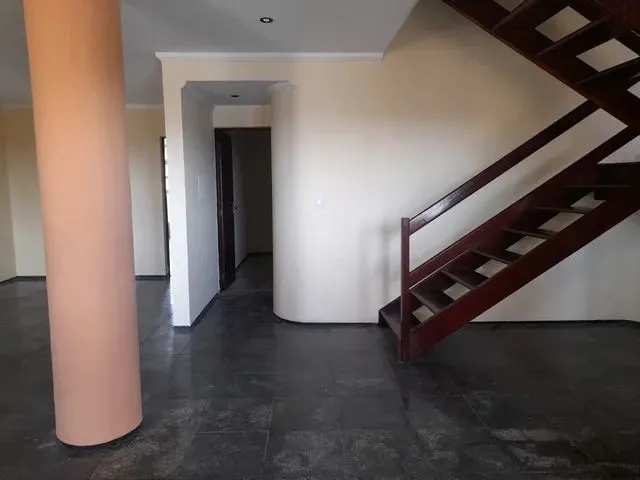 Imagem 11: Casa para Aluguel Residencial Ou Comercial, com 406 M² com 6 Quartos, Piscina, Poço