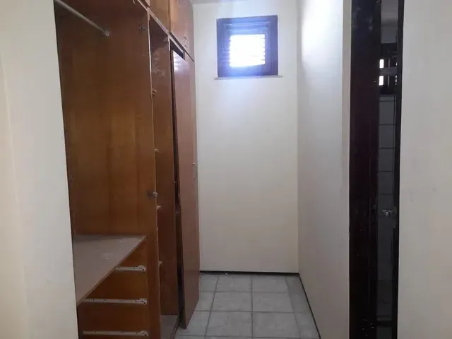 Imagem 6: Casa para Aluguel Residencial Ou Comercial, com 406 M² com 6 Quartos, Piscina, Poço