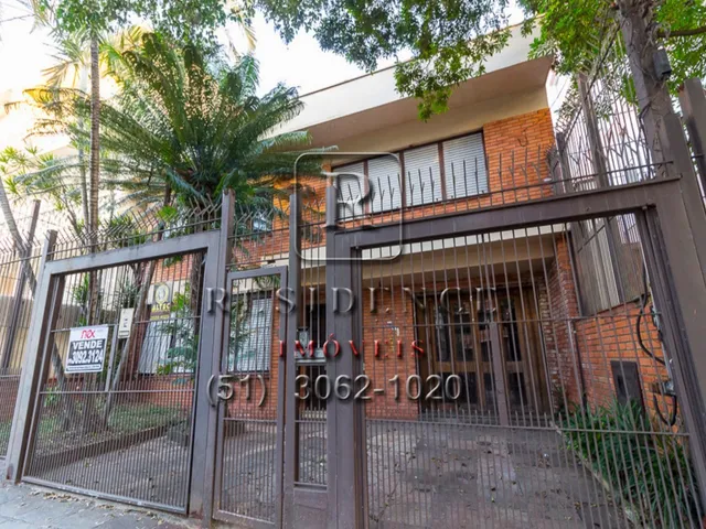 Imagem 3: Imperdível Casa à Venda em Porto Alegre-RS: 4 Quartos, 1 Suíte, 3 Salas, 1 Banheiro, 3
