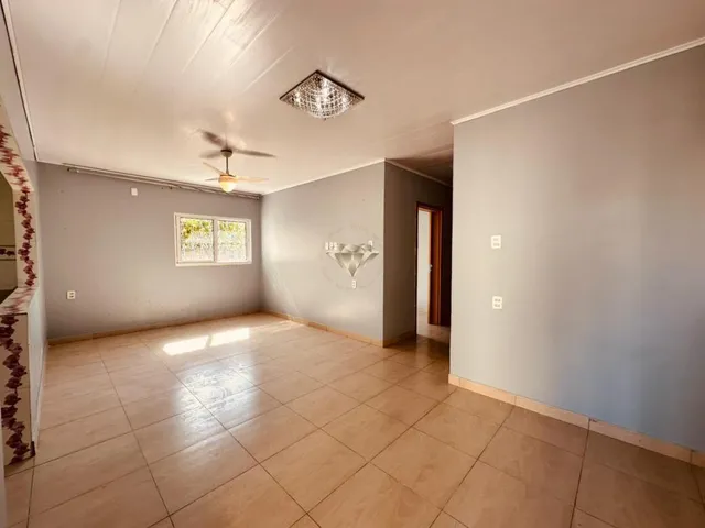 Imagem 3: Casa à venda em Novo Esteio, Esteio - Com Quintal e Varanda