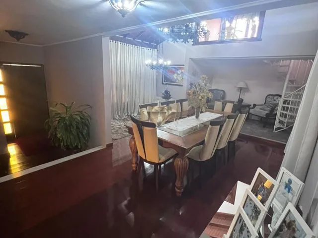 Imagem 1: Casa com piscina e closet à venda em Esteio - Centro - 230m²