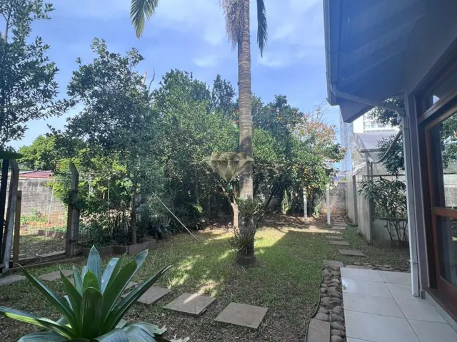 Imagem 2: Casa com piscina e closet à venda em Esteio - Centro - 230m²
