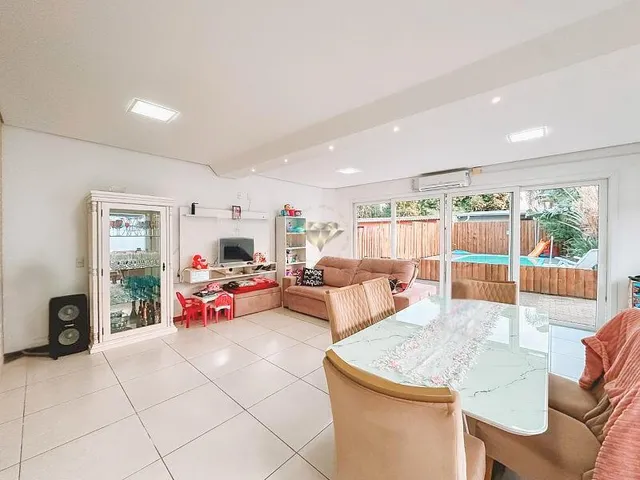 Imagem 5: Casa à venda em Esteio - Bairro Centro: 4 quartos (sendo 3 suítes), salão de festas e