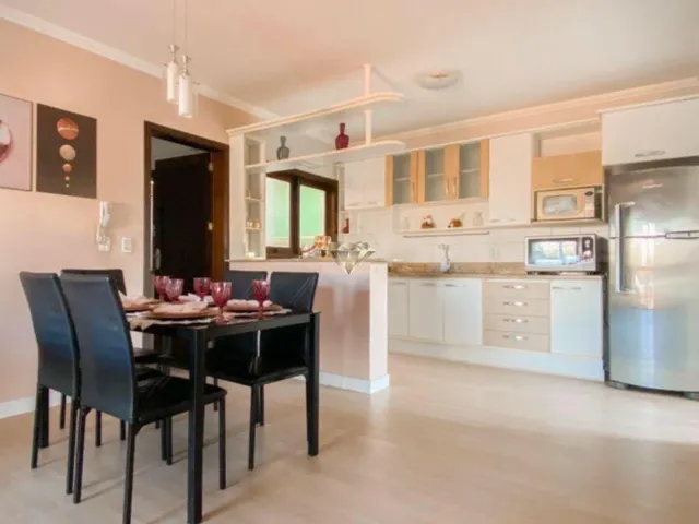 Imagem 2: Apartamento à venda em Torres, Centro - Churrasqueira e Piso Laminado